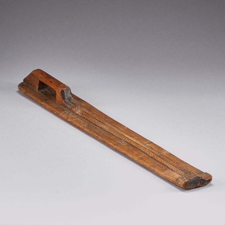 Mangling board from Sweden dated 'ANNO 1560' (private collection)
